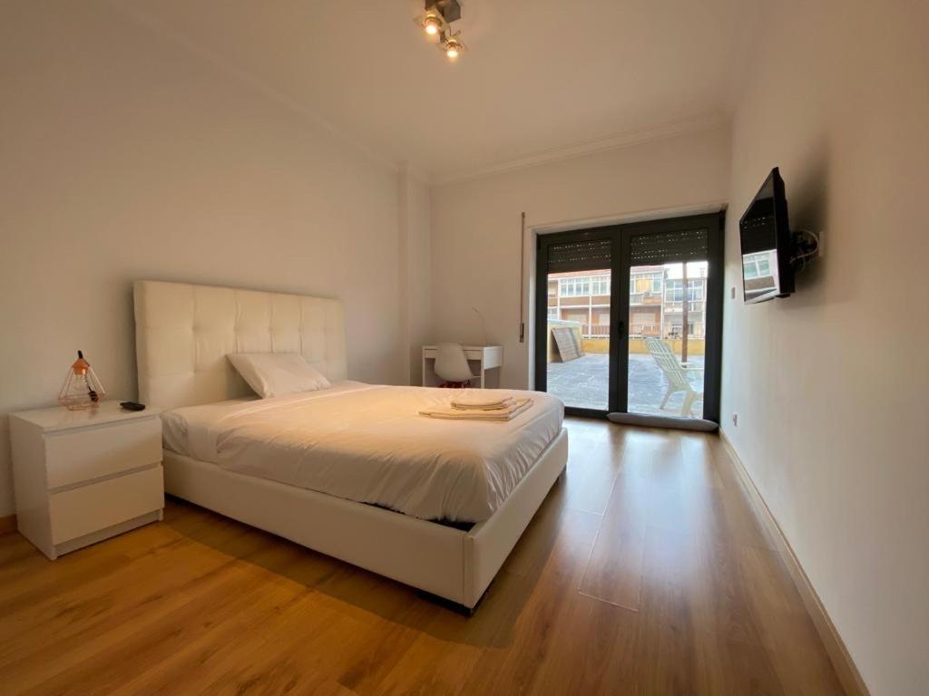 Bedrooms In Modern Guest House ألمادا المظهر الخارجي الصورة